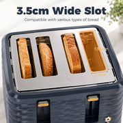 Close-up of the 3.5 cm wide toasting slot fitting different bread types