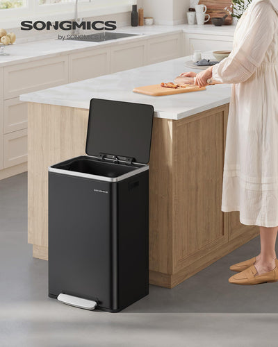 50L kitchen bin close-up of foot pedal