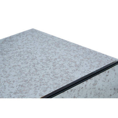 Close-up of the iron sledge base and its silver finish