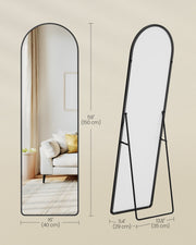 Dimensions diagram of the mirror and its stand on a beige background, marking height, width and base depth