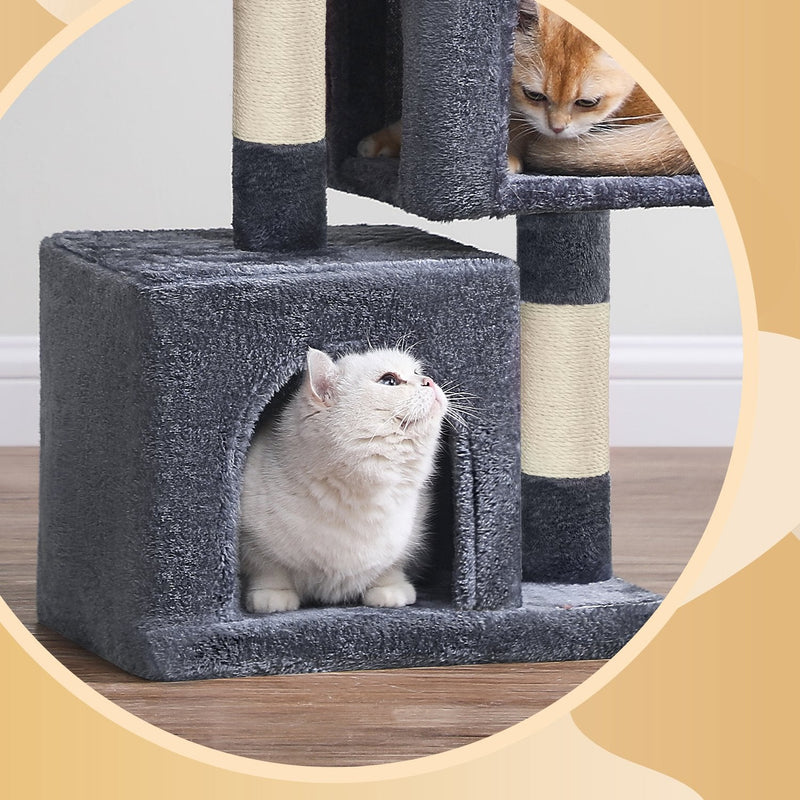 Close-up of the sisal-wrapped scratching post