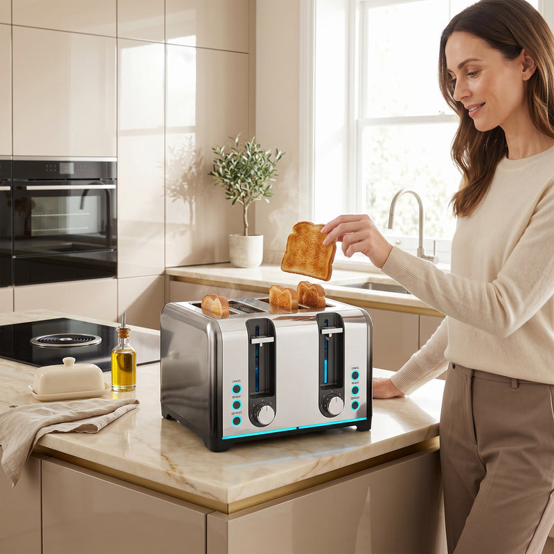 4 Slice Toaster for Quick Family Breakfasts with Wide Slots and Easy Clean Black