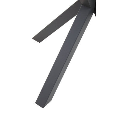 Close-up detail of the clear glass tabletop edge