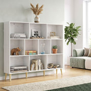 Close-up of the two open cube sizes for books and folders