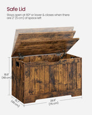 Storage bench holding shoes and blankets inside compartment