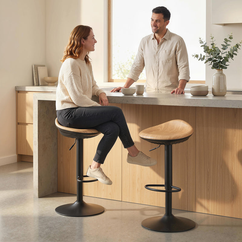 Adjustable Kitchen Bar Stools Set of 2 with Swivel and Easy Clean Seats Oak Black AOSOM