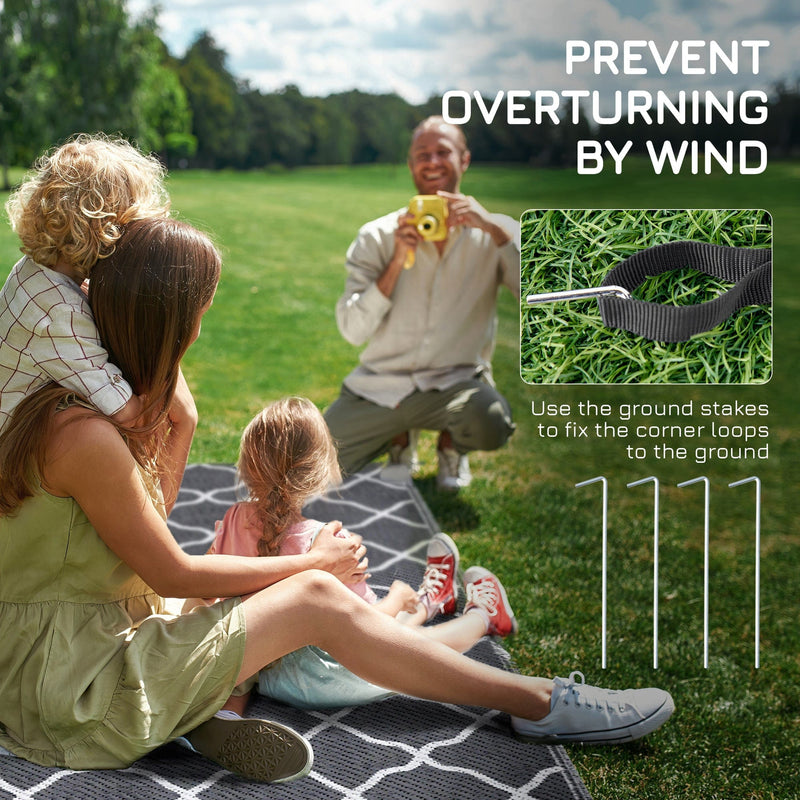 Outsunny Reversible Outdoor Rug with Carry Bag and Ground Stakes, Waterproof Plastic Straw Mat for Backyard, Deck, RV, Picnic, Camping Grey & White Outsunny