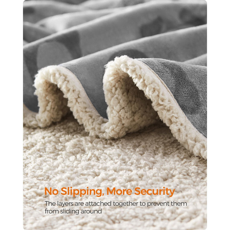 Feandrea Sherpa Fleece Waterproof Dog Blanket (73 x 63cm)