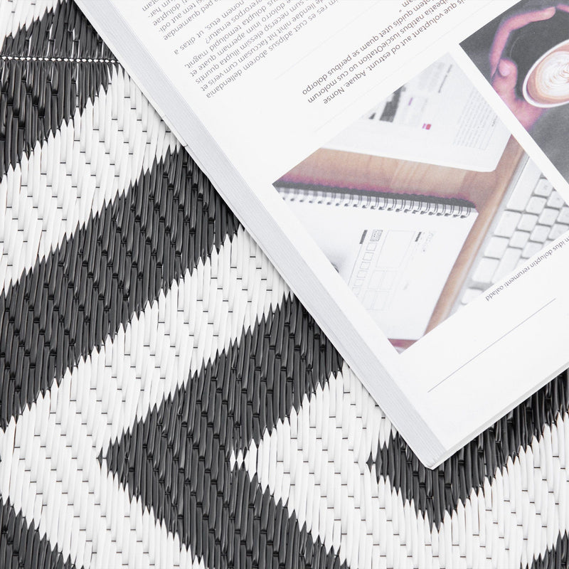 Reversible Outdoor Rug, Black & White - 121x182 cm