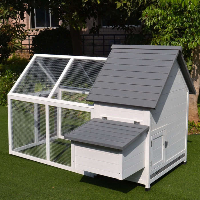 Wooden Chicken Coop With Nest & Ramp